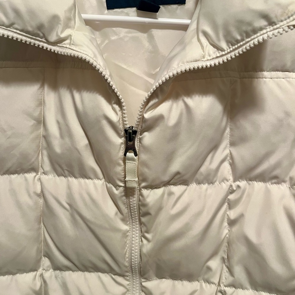 Lands' End Women’s Size M White Puffer Quilted Vest - Picture 5 of 7